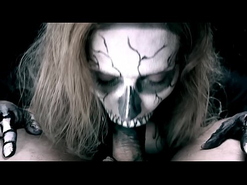 ❤️ Demon jente suger kuk med sin svarte munn og svelger cum. Sexvideo hos oss no.pornma-com.ru ❌