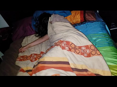 ❤️ Stesønn skjelter ut sin unge stemor mens hun sover. Sexvideo hos oss no.pornma-com.ru ❌